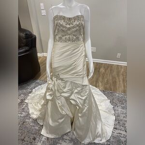 Size 12 Casablanca Wedding Dress Strapless